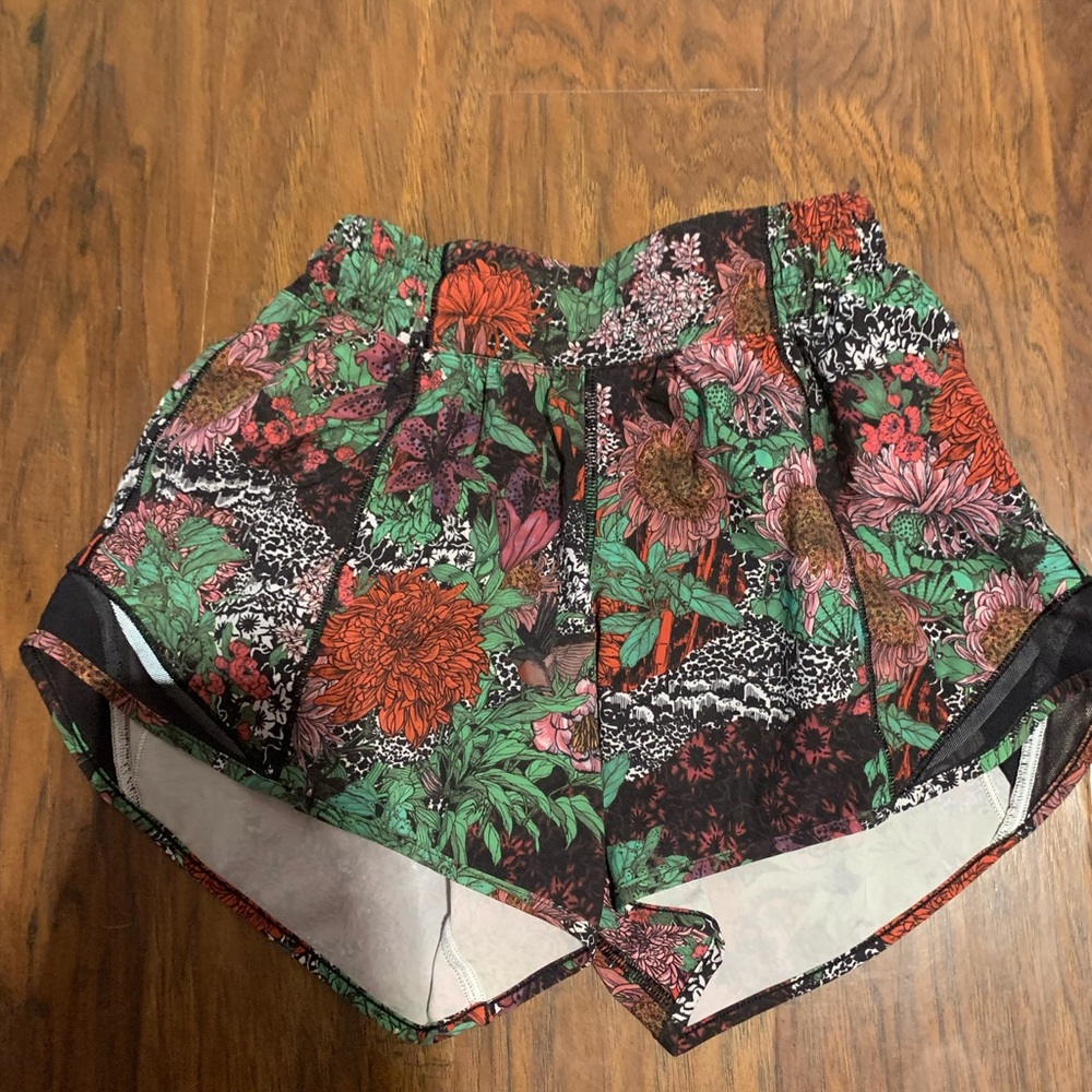 Lulu Lemon Hotty Hot Short (Tall)